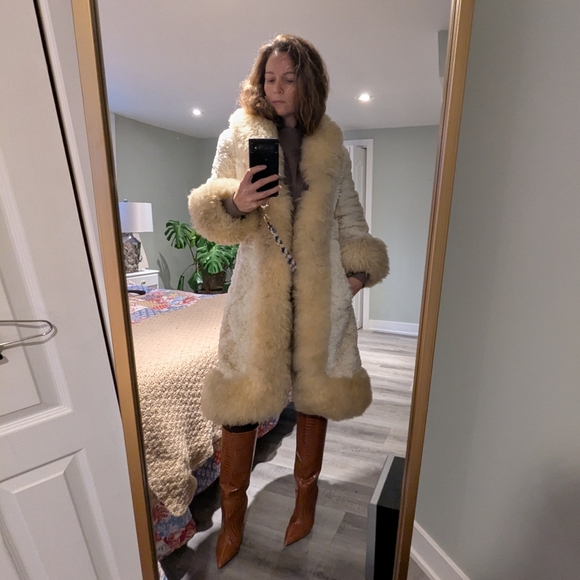 Stunning sheepskin and faux fur 70s Coat - Picture 3 of 7